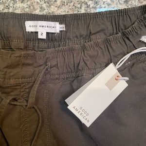 Good American cargo jogger